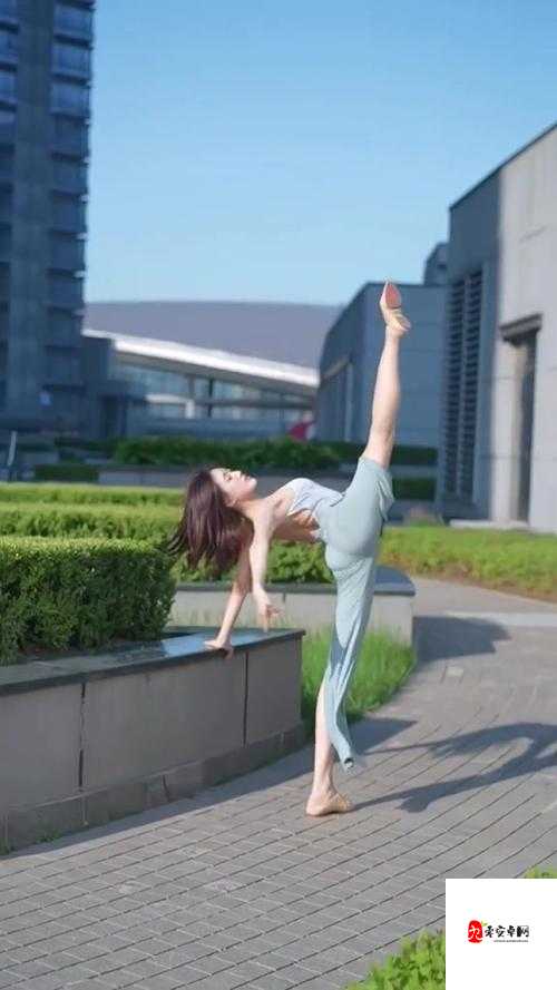 为什么一字马时唇瓣是否会打开:这其中的奥秘何在